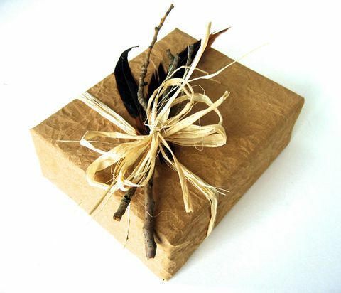 16 רעיונות לעטוף מתנות לחג המולד במדינה - כיצד לעטוף מתנות עם נייר