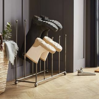 מעמד למגפיים של Country Living Iron Welly