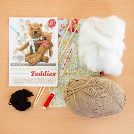 חברת ערכת Crafty Knit Your Own Tddies Kit