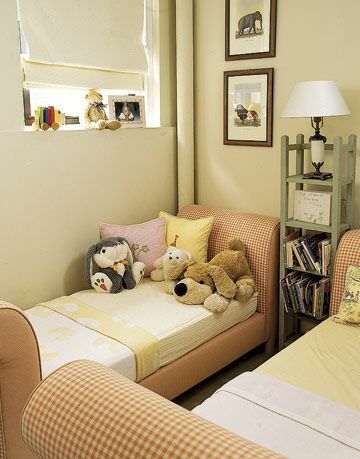 חדר ילדים עם מיטות מזחלת גינגהם